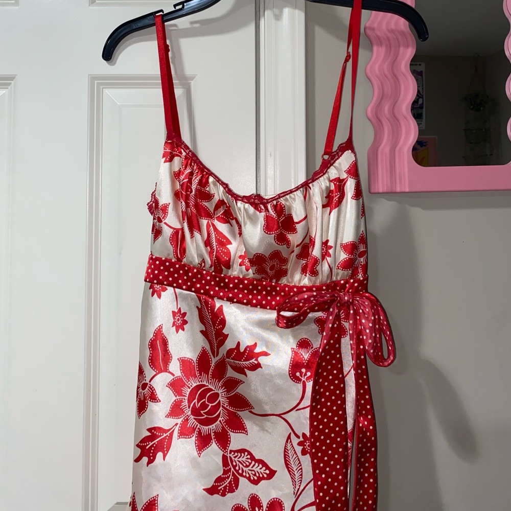 Vintage y2k and 90s floral red and white cami top